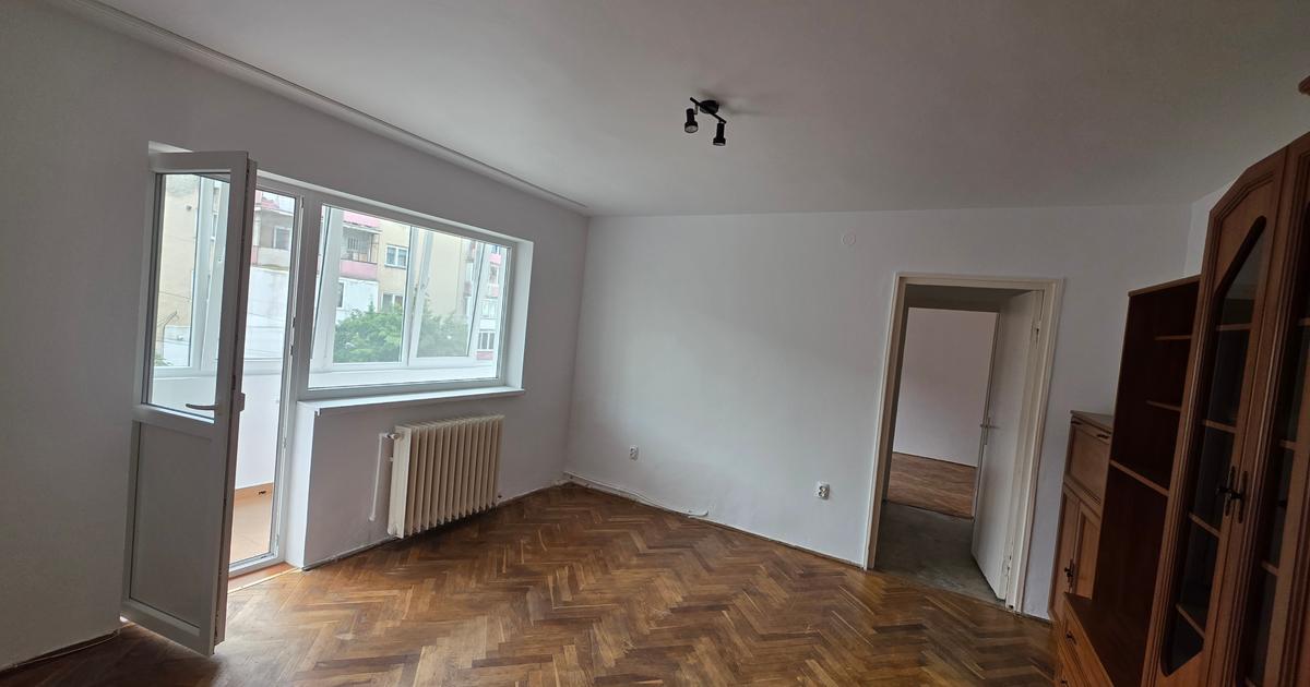 Vand apartament 2 camere et.2 Gojdu