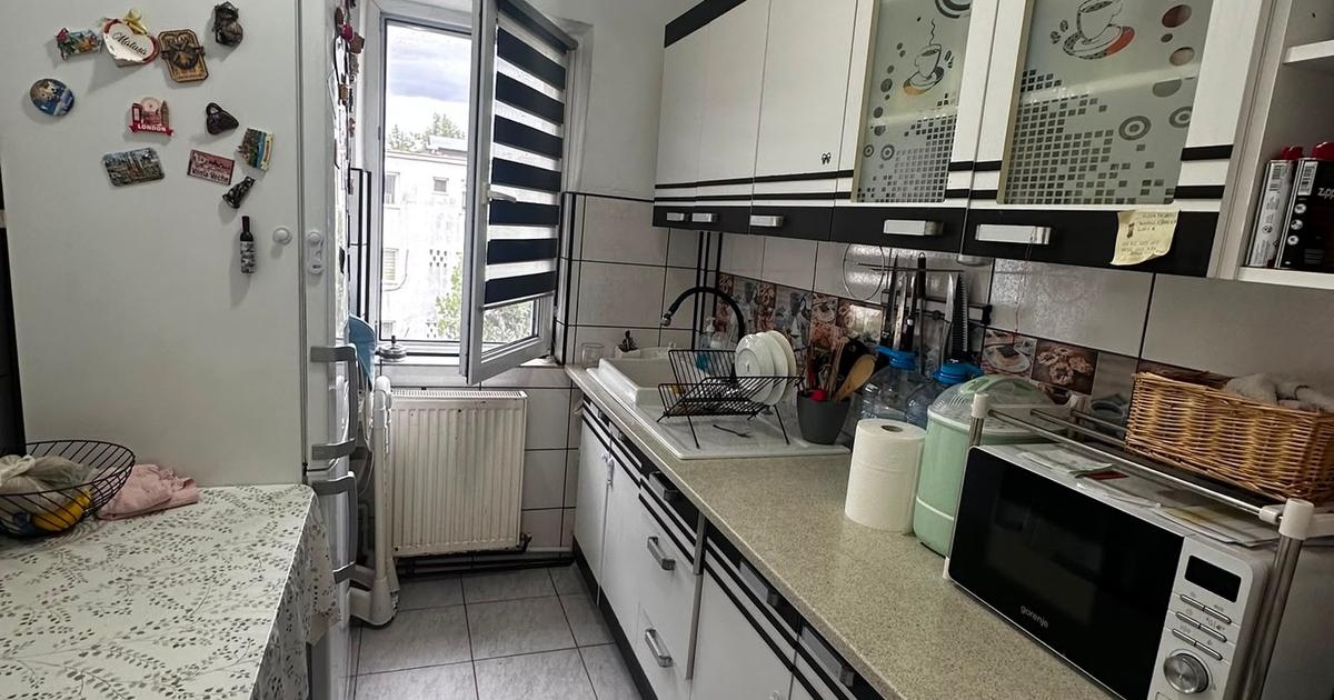 Apartament cu 3 camere, zona Alexandru cel Bun