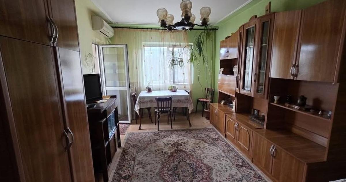Apartament cu 2 camere, decomandat, etajul 3/4, zona Dacia