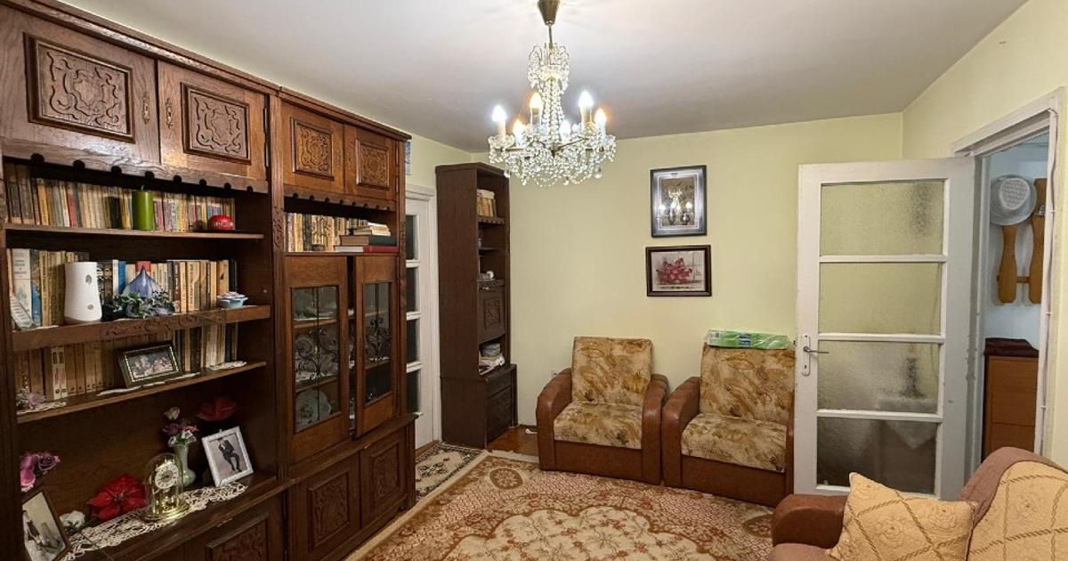 Apartament mobilat semidecomandat confort 1 central et3 gata de mutat