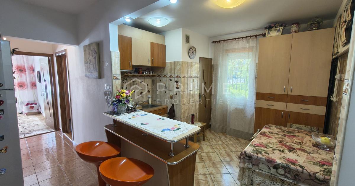 Apartament 3 camere/ Decomandat/ 2 Bai/ Parter/ Bd. Pandurilor