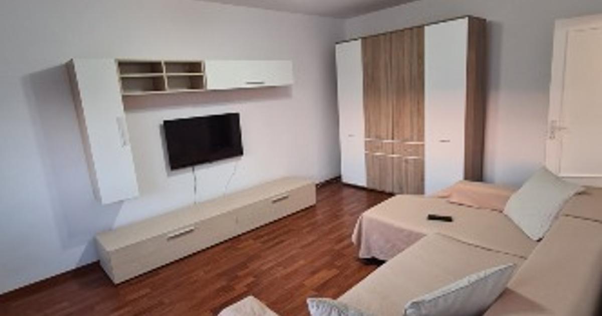 Apart 2 camere, decomandat, mobilat, utilat,zona centrala, etaj 3