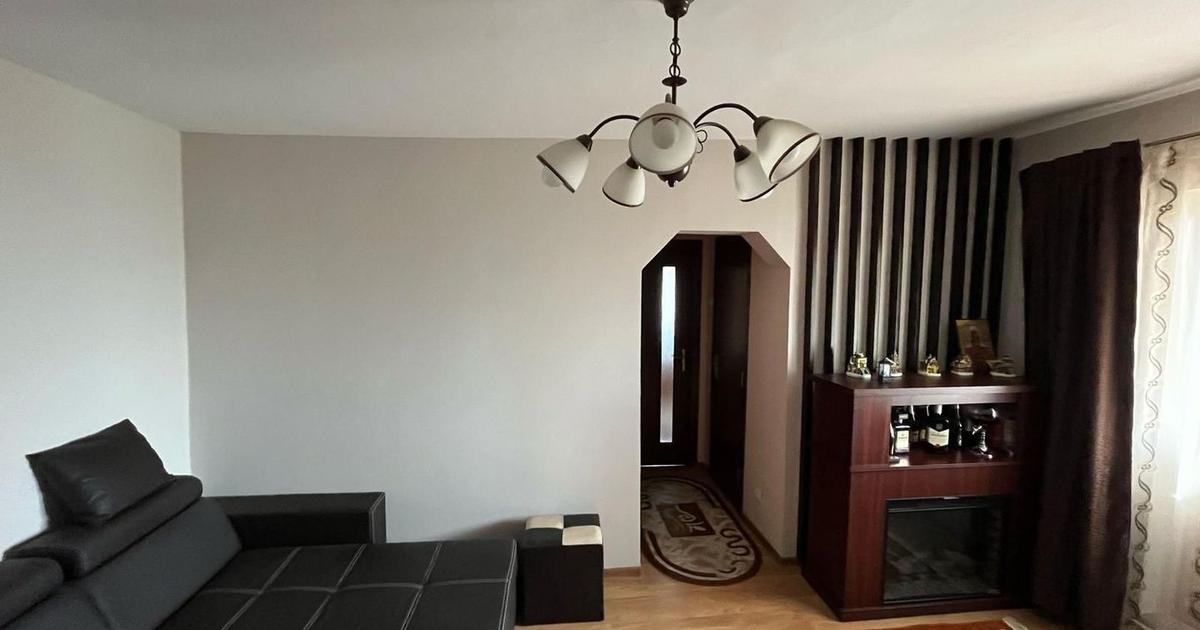 Apartament cu 3 camere, etaj 4, VASLUI zona CENTRU;
