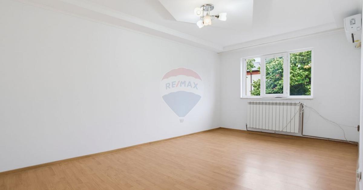 Apartament cu 3 camere, decomandat- Vaslui, Str. Bucuresti!