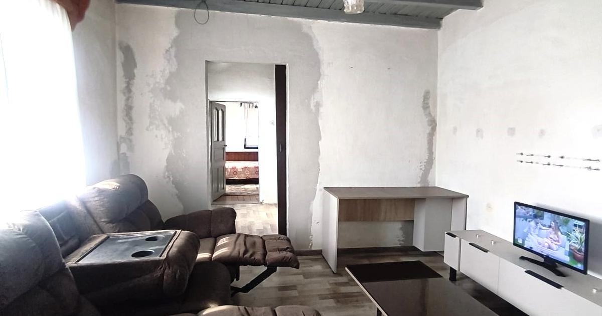Călugăreni – Casa de inchiriat – 1600 mp teren – 400 EUR