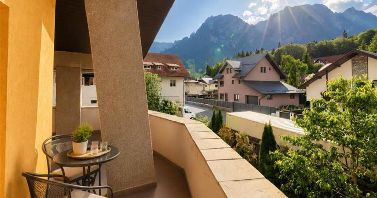 Vila stil si cu potential turistic, 6 bai, panorama, terase, gradina, Busteni, V