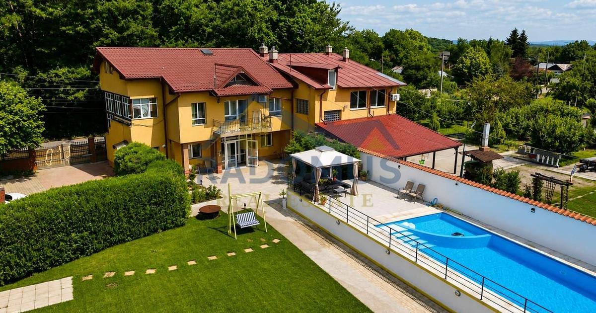 Proprietate Premium | 2 Case | Piscină | Teren 2.000 mp | Mobilată