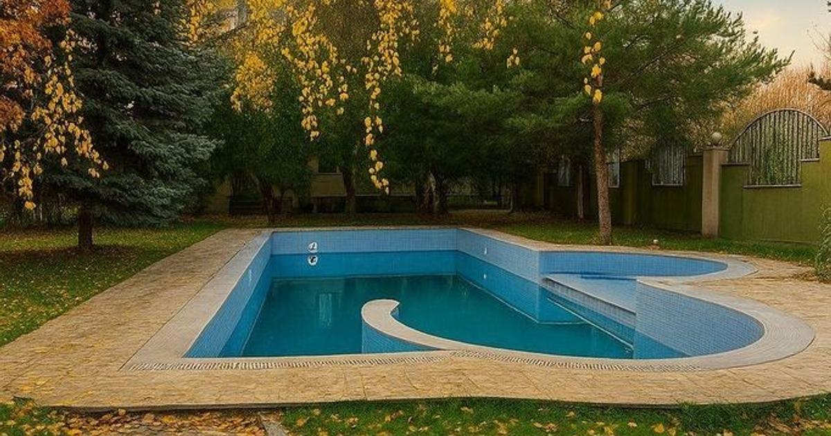 Proprietate de protocol unică, cu ponton de 25m, hamam și piscină privată