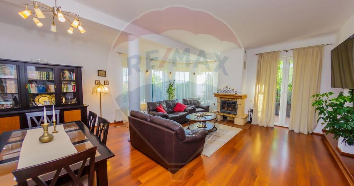 Casă elegantă în zonă exclusivistă, cu priveliște de vis