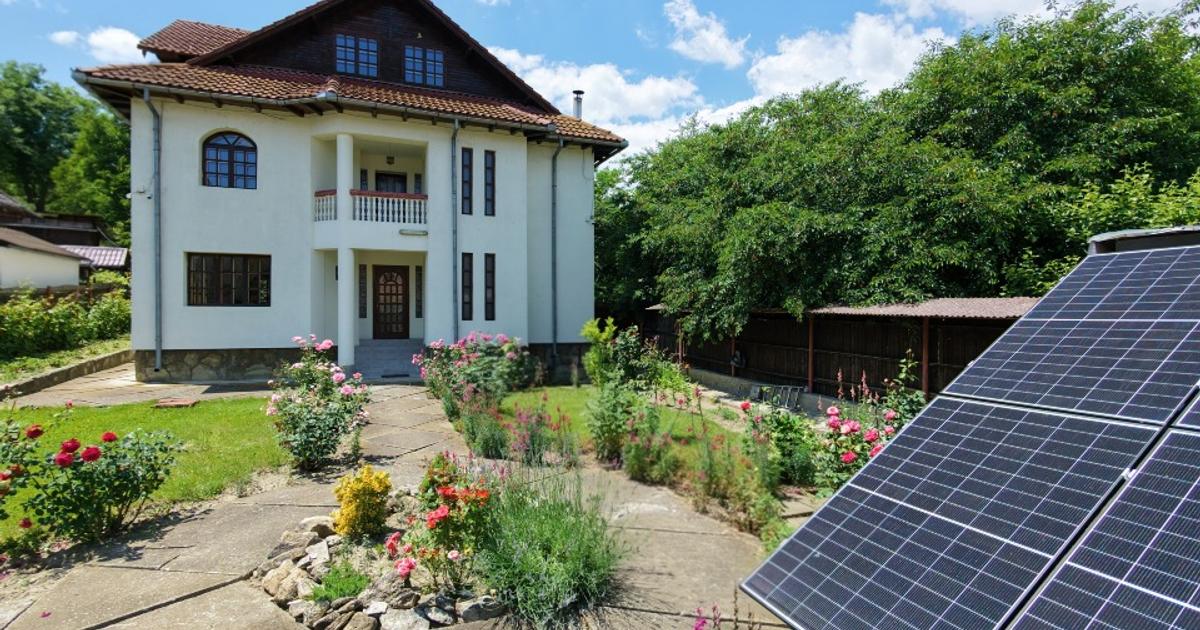 Conac modern cu deal propriu: 399 mp casă, 4828 mp teren
