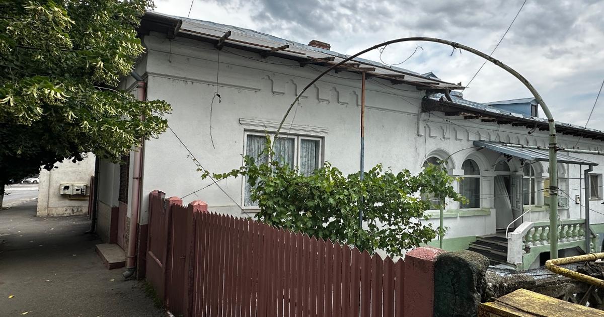CASĂ CU CURTE SI GRADINA - 500 MP - CU POTENȚIAL REZIDENȚIAL SAU COMERCIAL