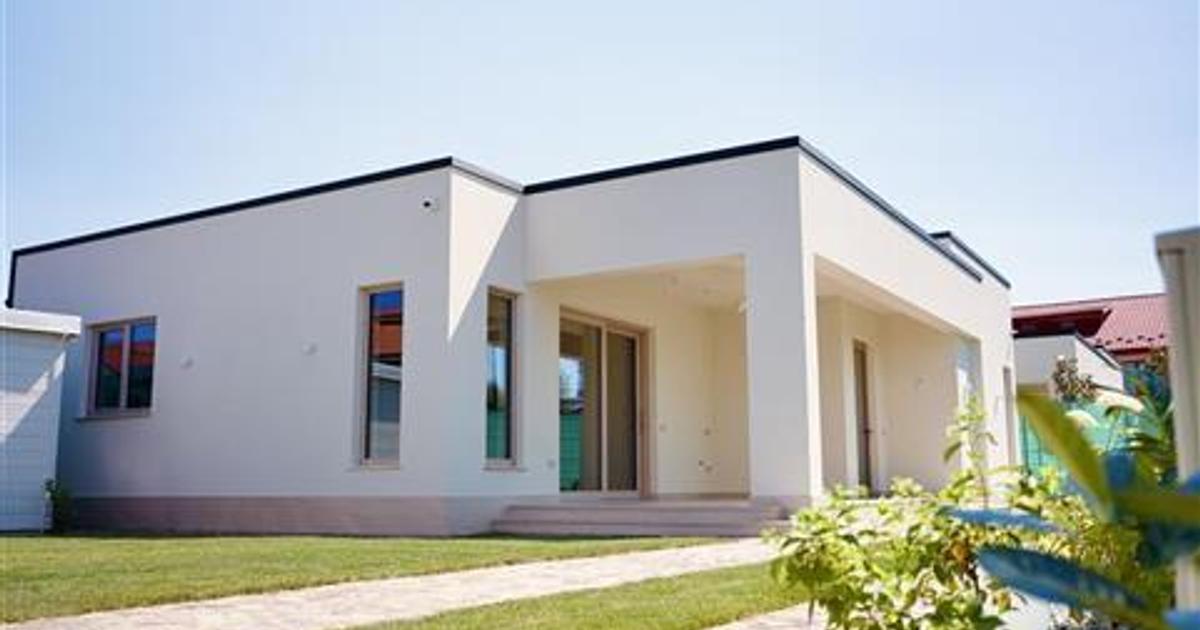 Casa  2026 parter, str Vrancei,construita ''corect'', 400 teren, 165 casa
