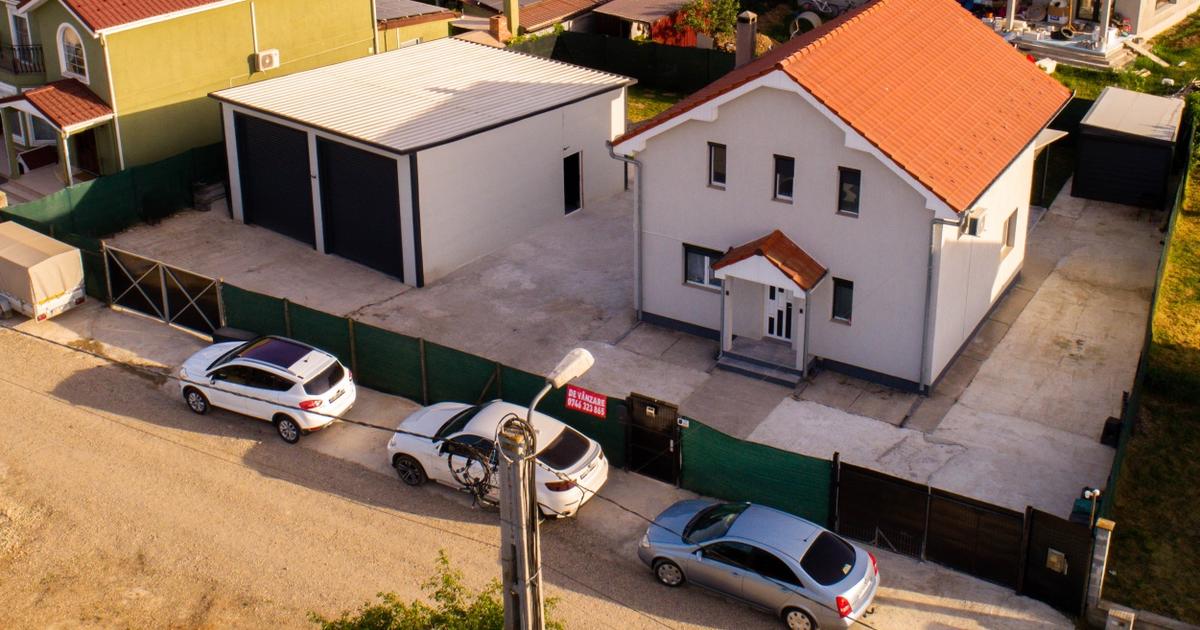 PROPRIETAR-de vânzare casă cu teren generos+spațiu multifuncțional în Oradea