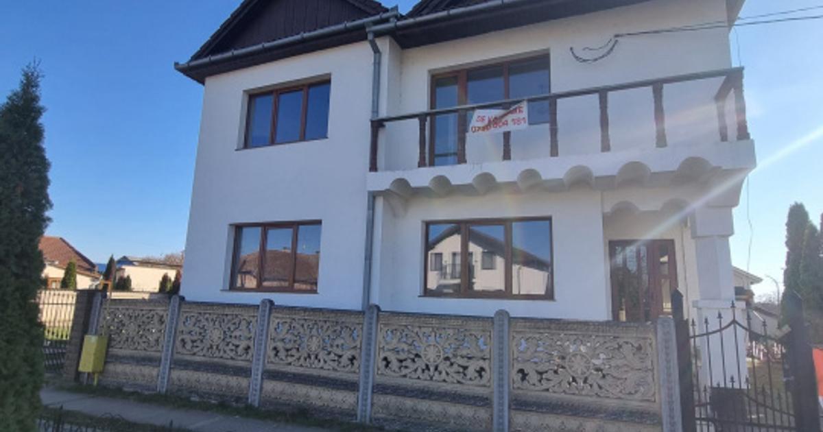 Casă cu Etaj în Păulești