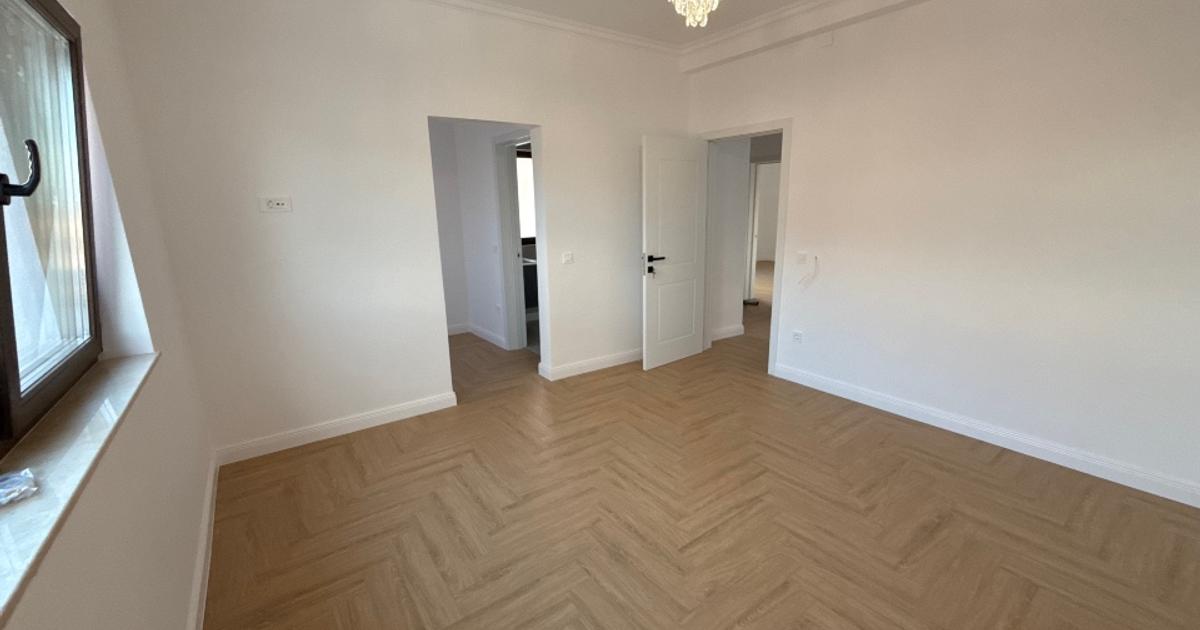 Casa modernă de vânzare /Lux
