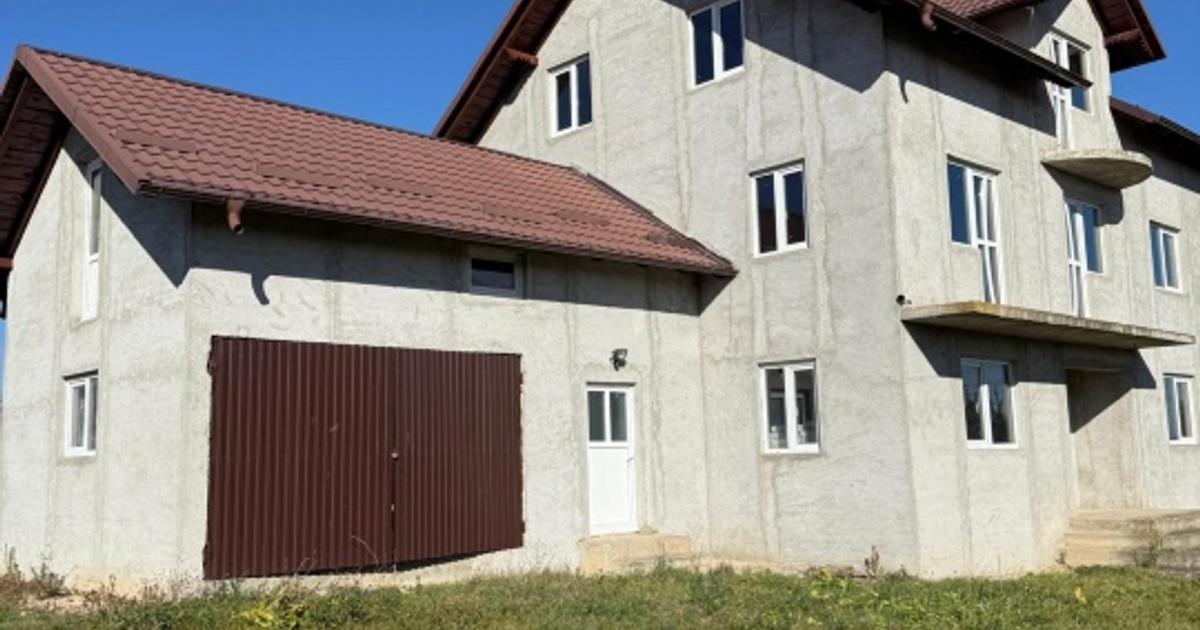 Casă P+1+M de vânzare – Siminicea, județul Suceava – 270 mp construiți – Teren 2