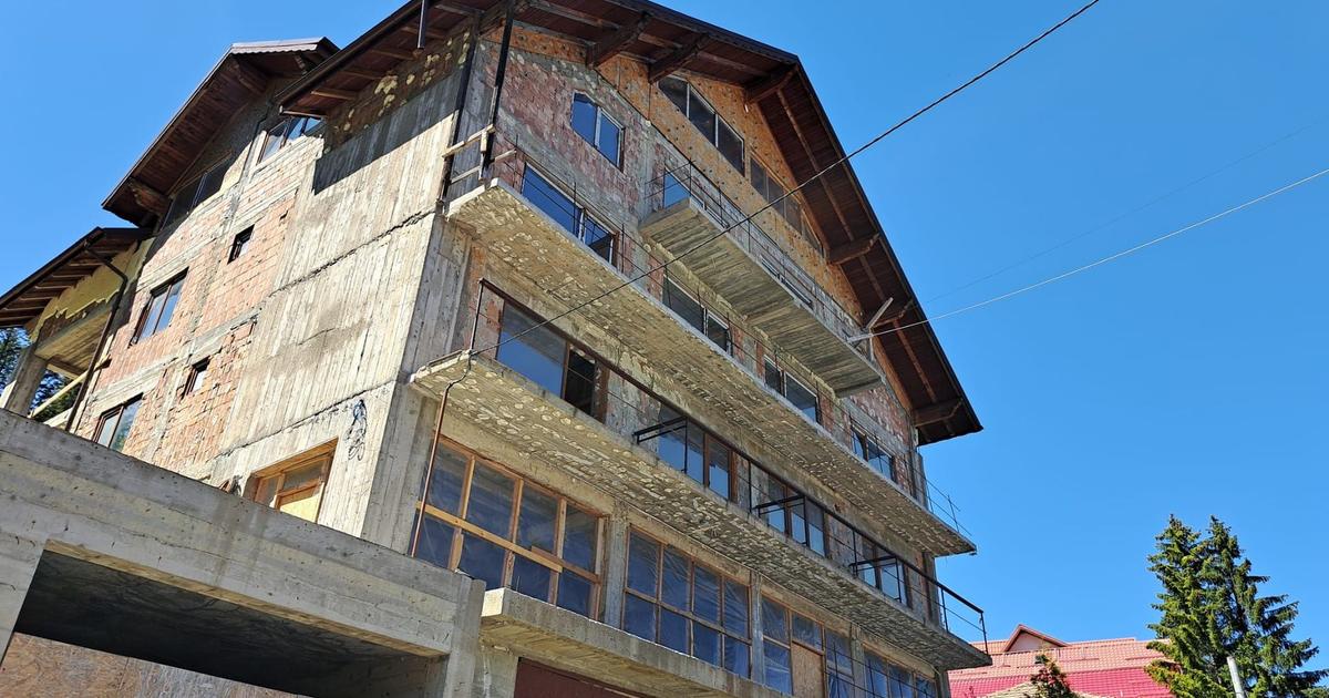 Cladire Pensiune D+P+2+M+Pod - 1089 mp + teren 893 mp - Sinaia - comision 0%