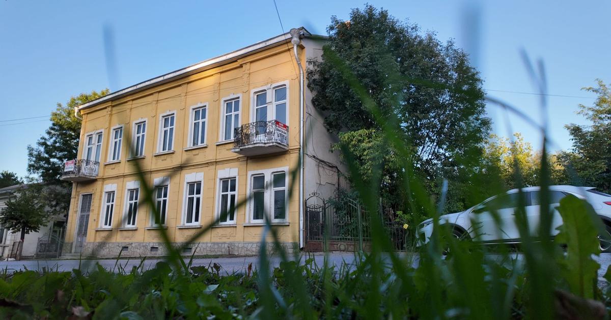 VÂNZARE - SPAȚIU COMERCIAL, CLĂDIRE INTERBELICĂ, CENTRU SIRET