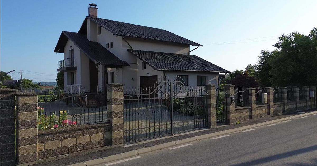Casa Superba! In Suceava! Teren 1800 mp! De vanzare! 0727817187