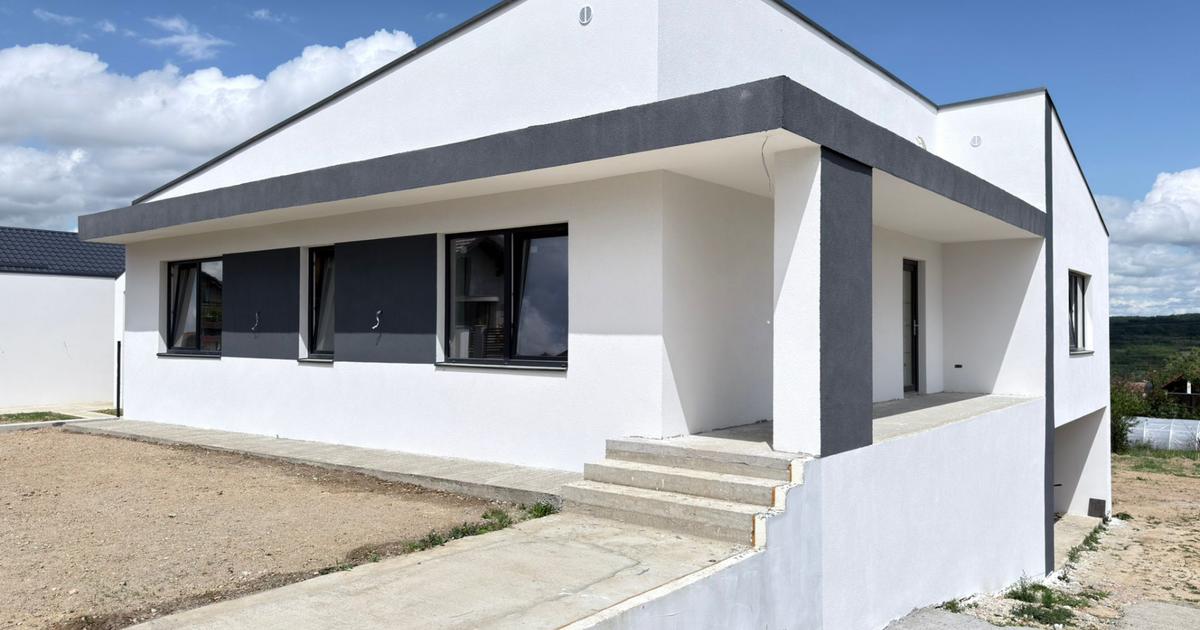 Casa individuala cu GARAJ si 700 mp TEREN, Dumbrava, 0% comision