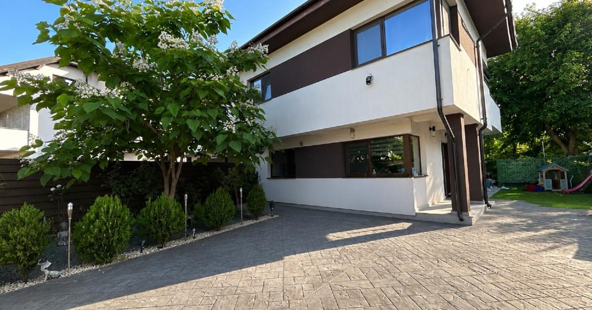 Duplex spațios, complet mobilat, într-o zonă liniștită, lângă râu