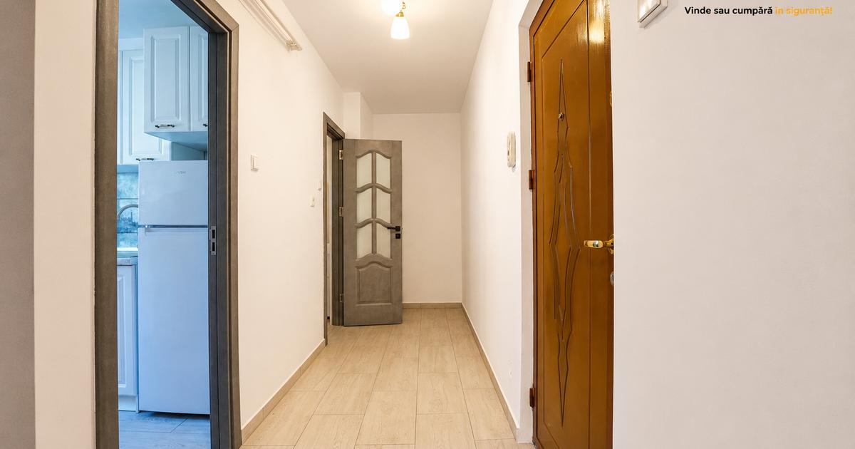 GARSONIERA la parter in centrul orasului