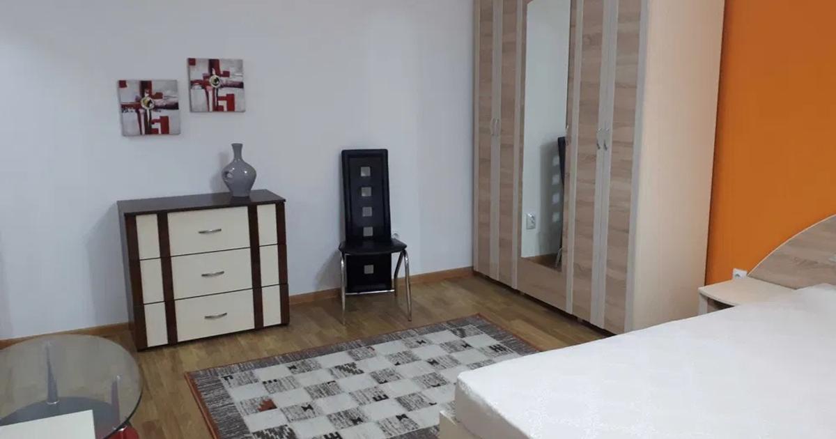 Apartament cu 1 camera decomandat, etajul 1/4, zona Tatarasi