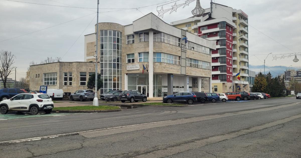 Inchiriez spatiu birouri, clinica, sau alte activitati cu publicul