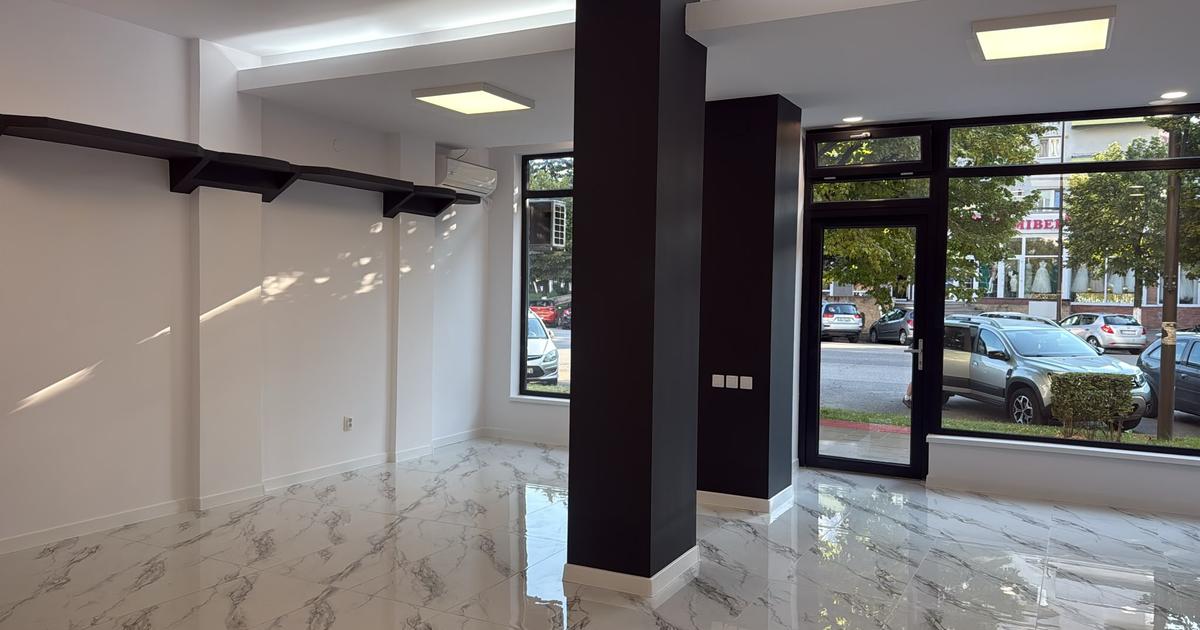 Inchiriez spatiu comercial stradal