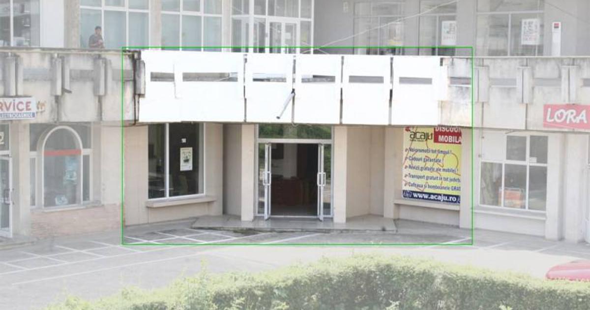 Inchiriez Spatiu Comercial 300mp, Pietonal Stefan cel Mare, Roman, Neamt