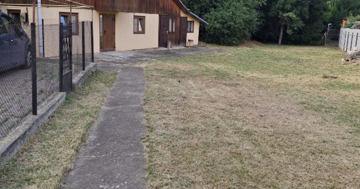 PRIVAT 844mp cu Casa si Utilitati - Zamca, Ideal pentru Locuinta sau Investitie
