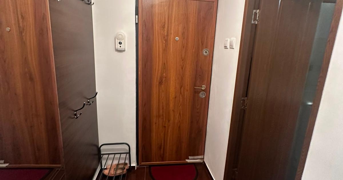 Apartament cu 2 camere, etajul 1/4, zona Metalurgiei