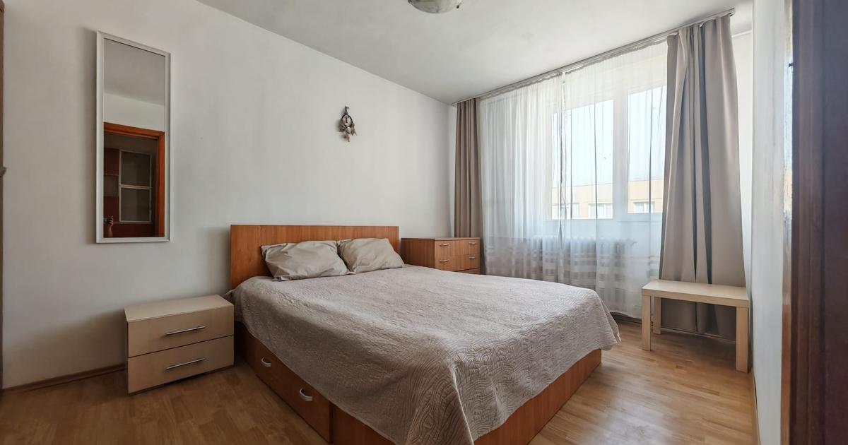 Închiriere Apartament 3 camere - Strada Masina de Pâine