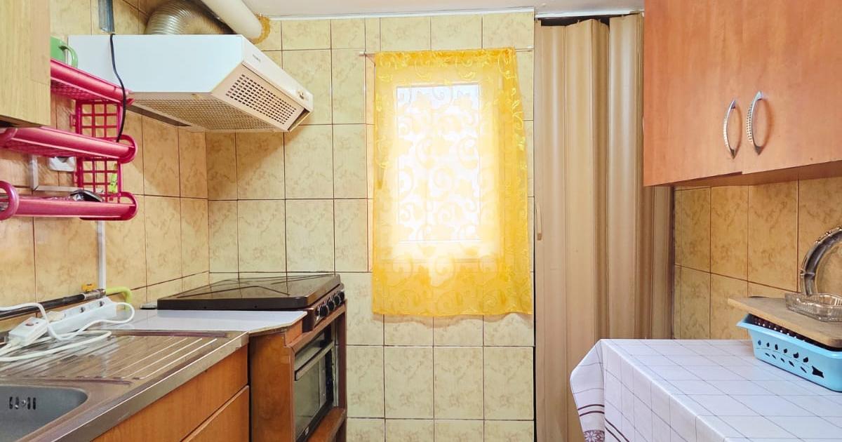 Apartament cu doua camere Micro 21 etaj intermediar CT Ac mobilat