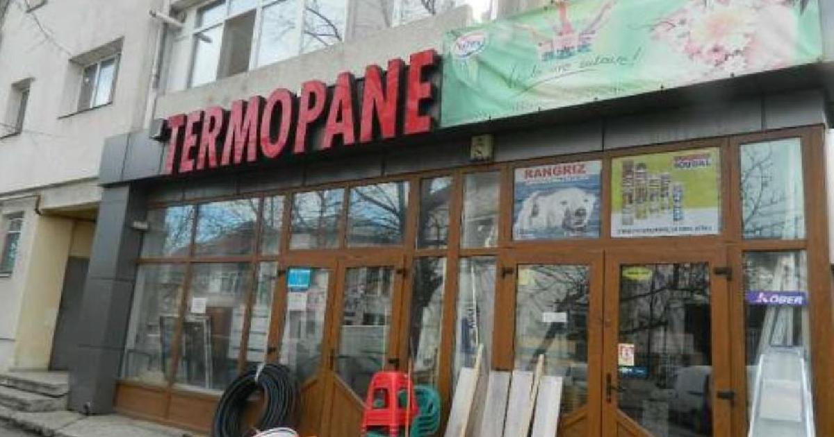 Apartament 3 camere 56 mp - Spatiu Comercial la parter ~ Rosiori de Vede