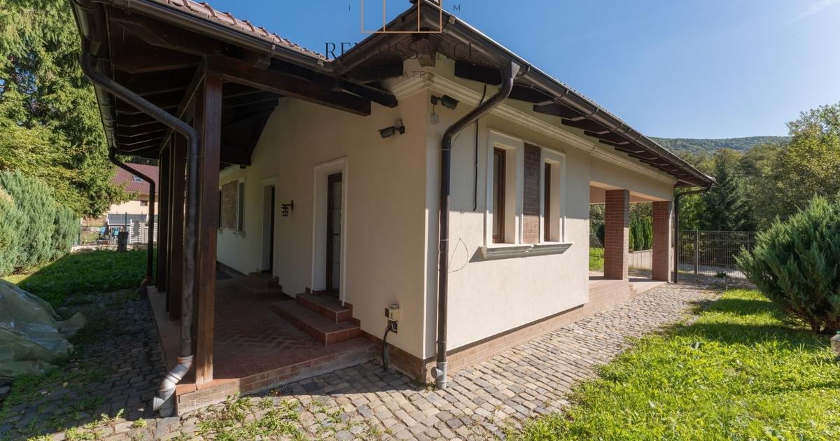 Cabana de Vis in Poiana Marului | Aproape de Lac | 817 mp Teren