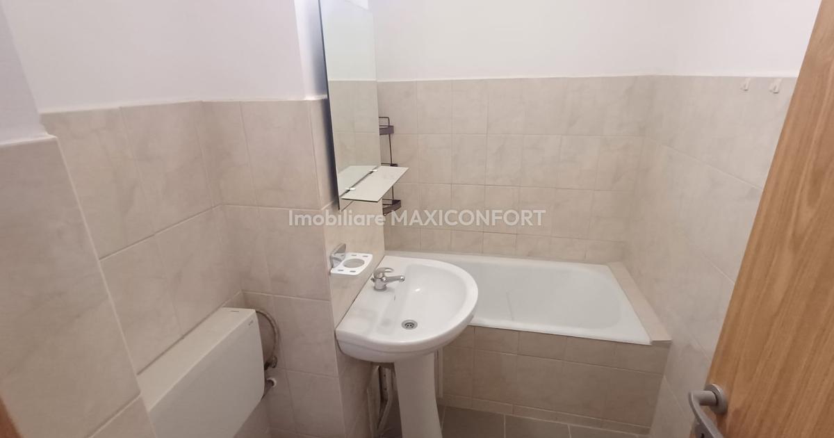 Vanzare garsoniera decomandata-imobiliare MAXICONFORT