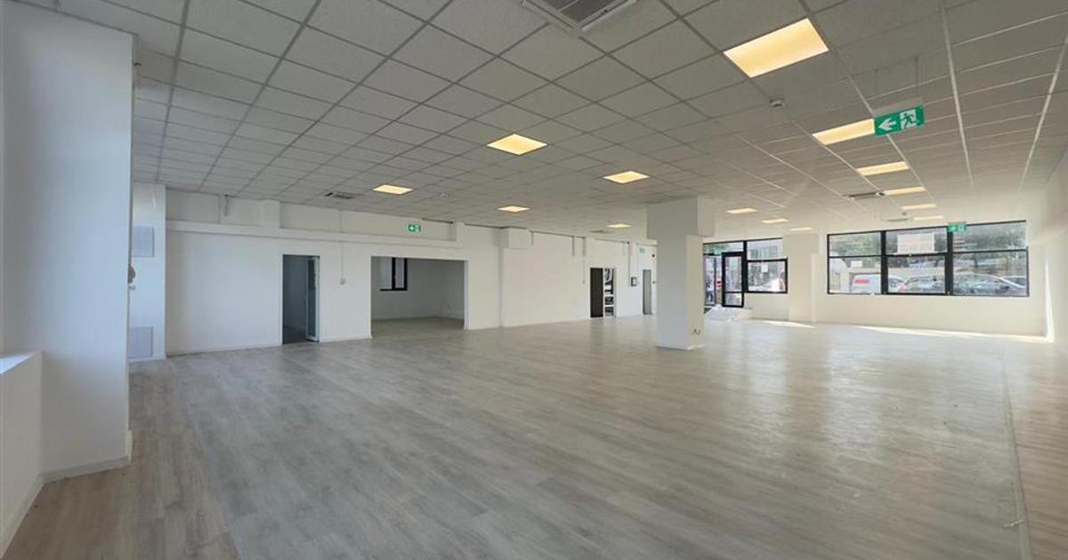 Spatiu comercial bd. Poitiers, 286mp, langa Makita, Sophia