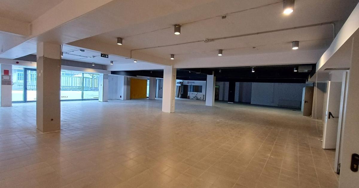 Proprietar, inchiriez spatiu comercial si birouri, 1.774 mp