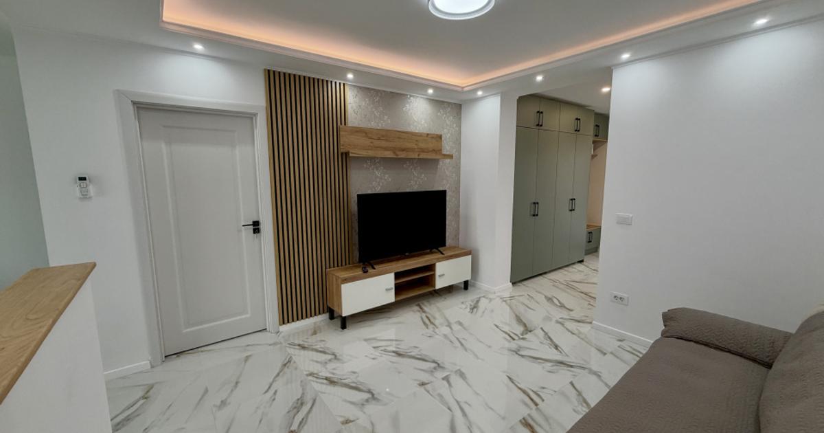 Apartament de închiriat | 2 camere | Zona - Centrală | Curte comuna | Parcare