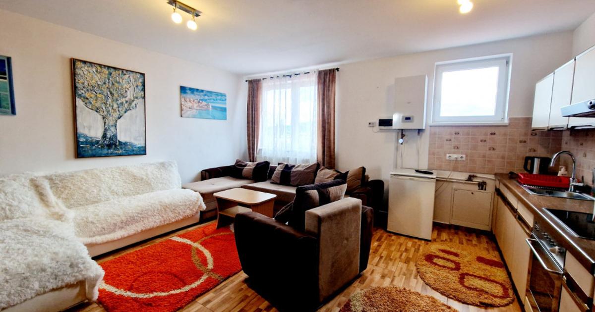Apartament cu 3 camere mobilat si utilat situat la Vila