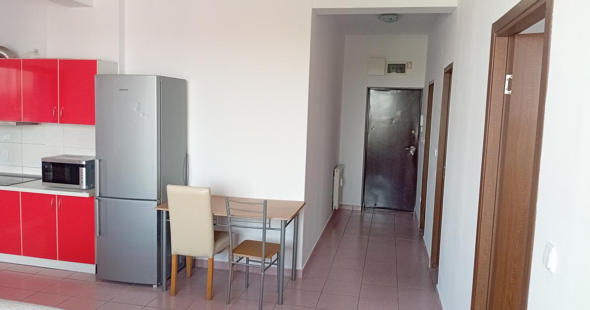 Inchiriez 3 camere uta ared