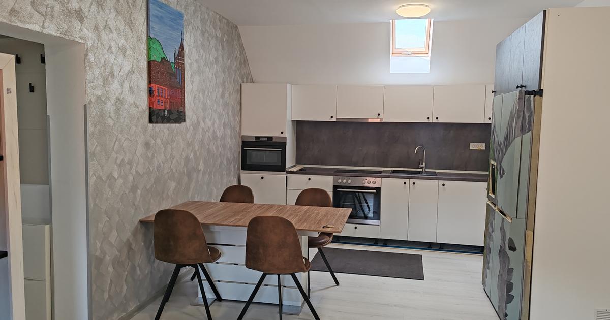 Apartament 3 camere recent renovat, mobilat si utilat nou zona Str. Lunga
