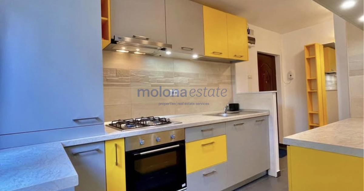Apartament 3 camere, decomandat, Piață Flora, etaj 1