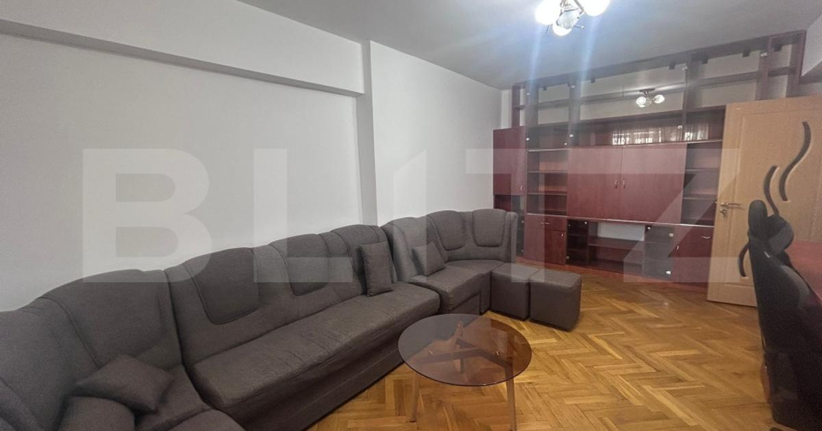 Apartament cu 3 camere, decomandat, centru-Universitate