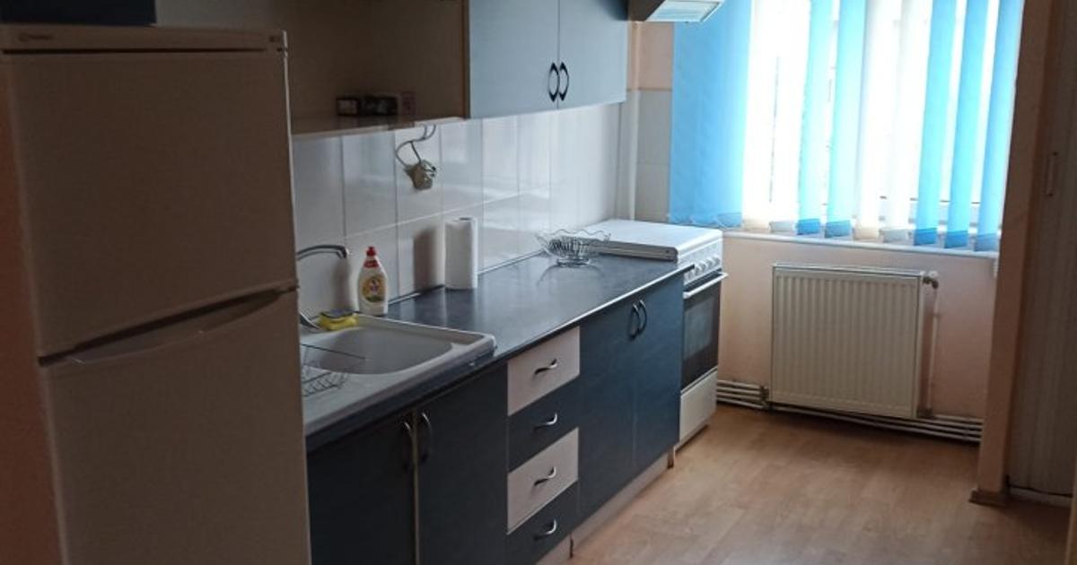 Ofer de inchiriat 3 camere