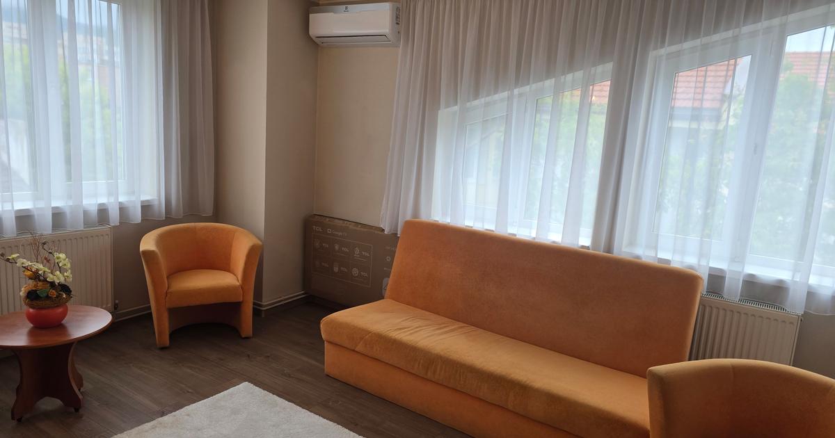 Inchiriez apartament 2 camere decomandat in Deva, zona Gojdu, etaj 2,