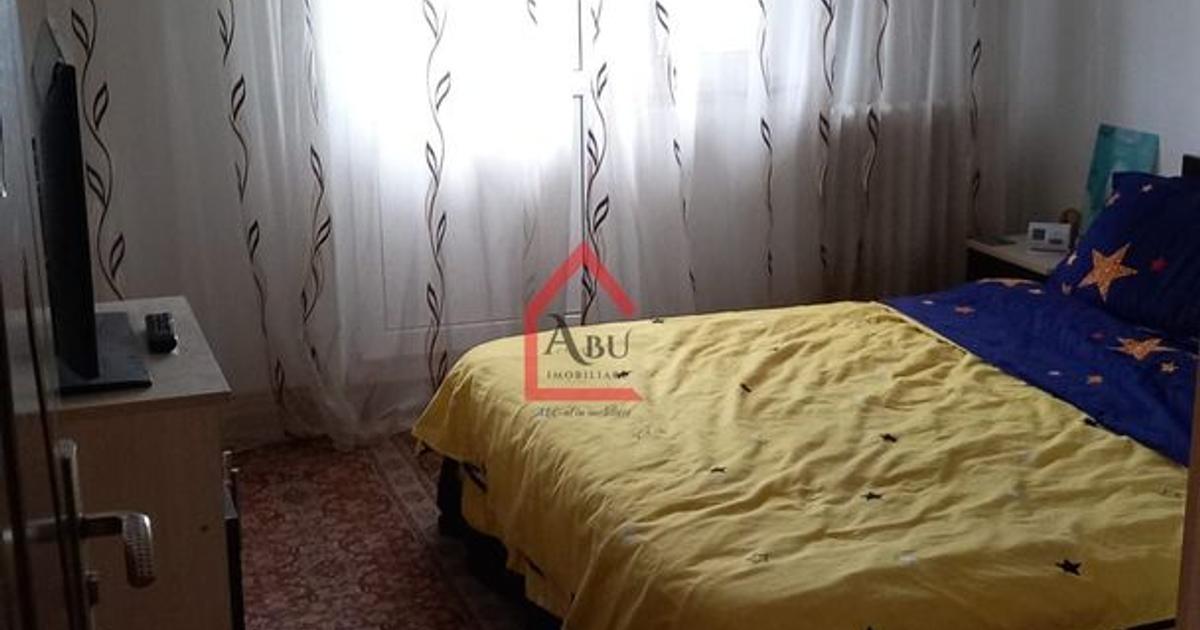Apartament cu 3 camere, Decomandat, Zona Pacurari