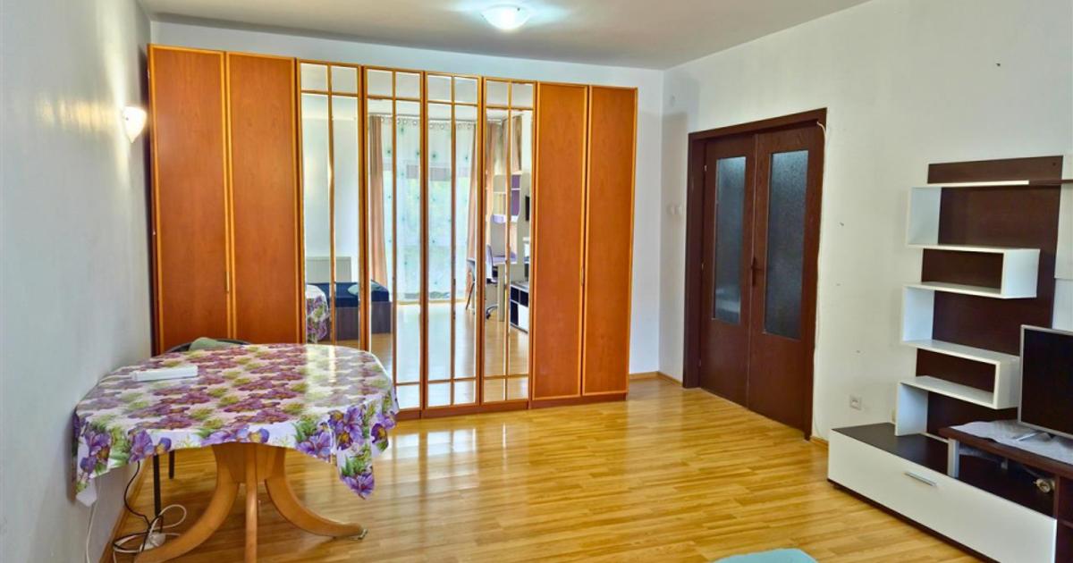 DE INCHIRIAT 2 CAMERE ETAJUL 1