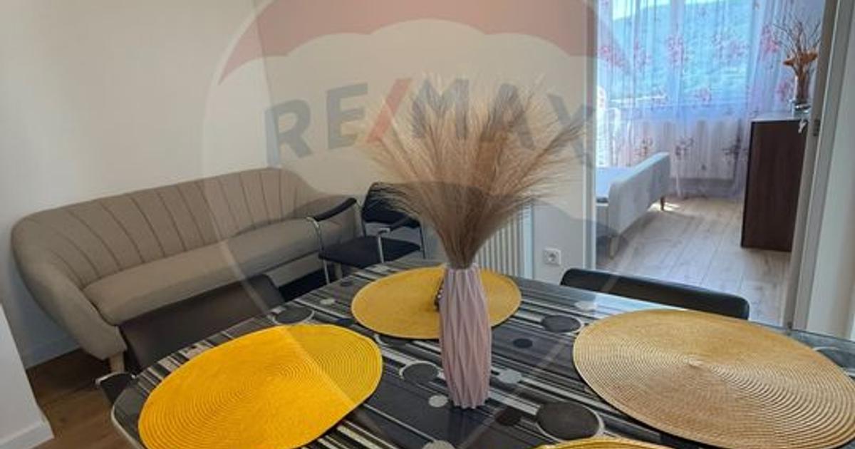 Apartament cu 3 camere de închiriat